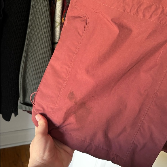 MEC Women's Maroon Windbreaker - Picture 5 of 8